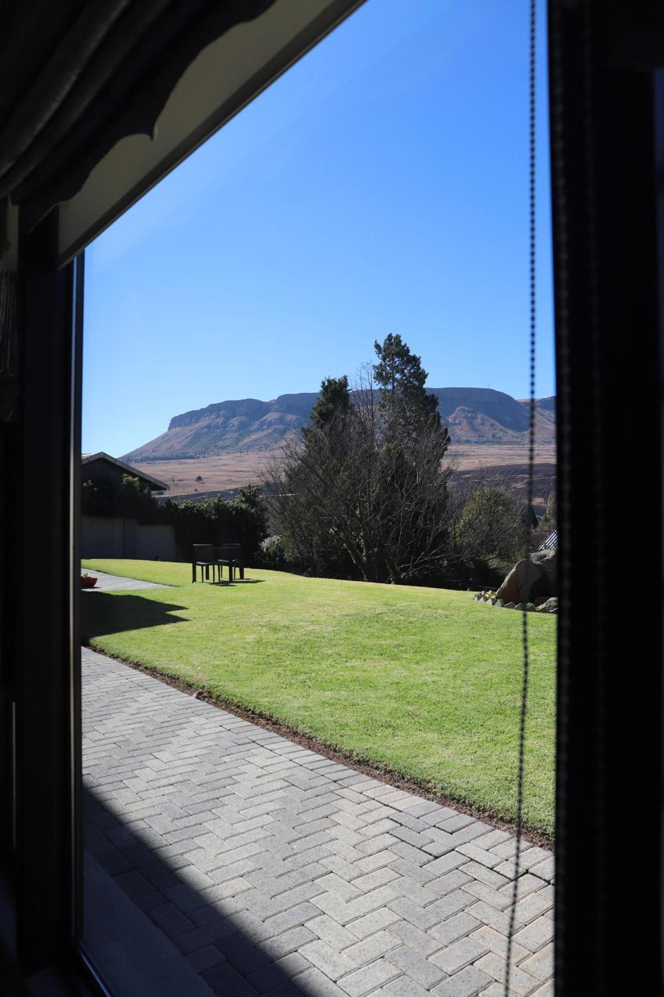 The Raz Bed and Breakfast Harrismith Εξωτερικό φωτογραφία